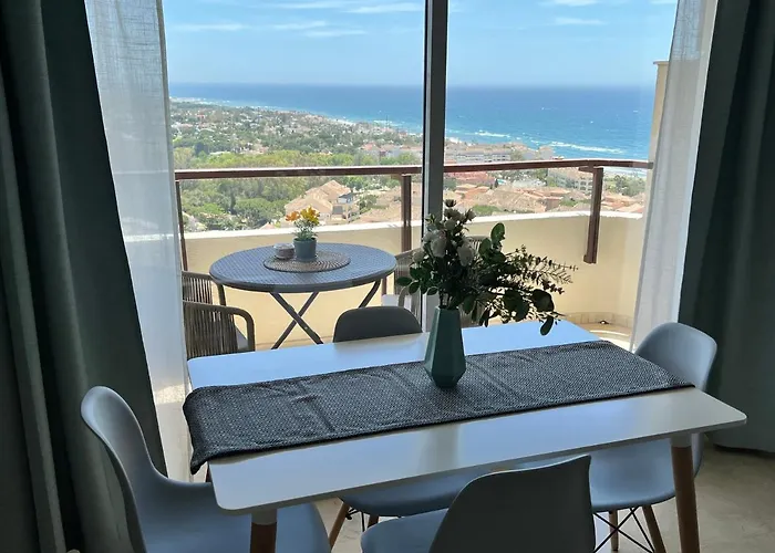 Appartamento Sea View By Laura Marbella